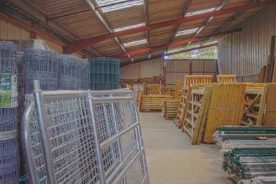 entrepot Cloture Bois Boscher , barrières bois et galvanisée à MOYAUX 14590 Normandie France