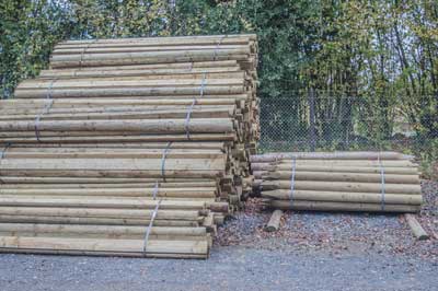 Poteaux pour cloture de l'entreprise Cloture Bois Boscher à MOYAUX 14590 Normandie France