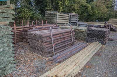 Poteaux pour cloture de l'entreprise Cloture Bois Boscher à MOYAUX 14590 Normandie France