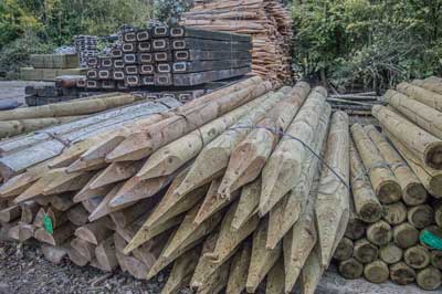 Poteaux pour cloture de l'entreprise Cloture Bois Boscher à MOYAUX 14590 Normandie France