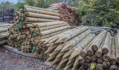 Poteaux pour cloture de l'entreprise Cloture Bois Boscher à MOYAUX 14590 Normandie France